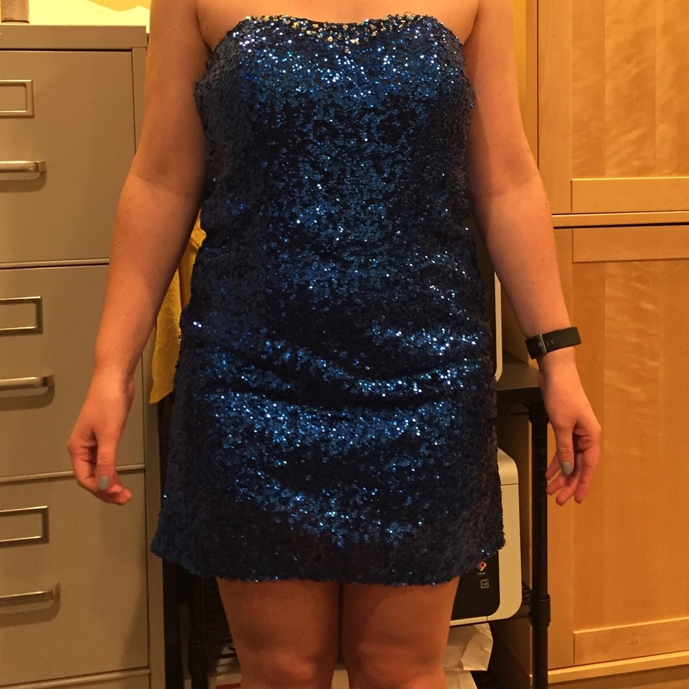 Alyce Homecoming dress - Picture 4 of 4